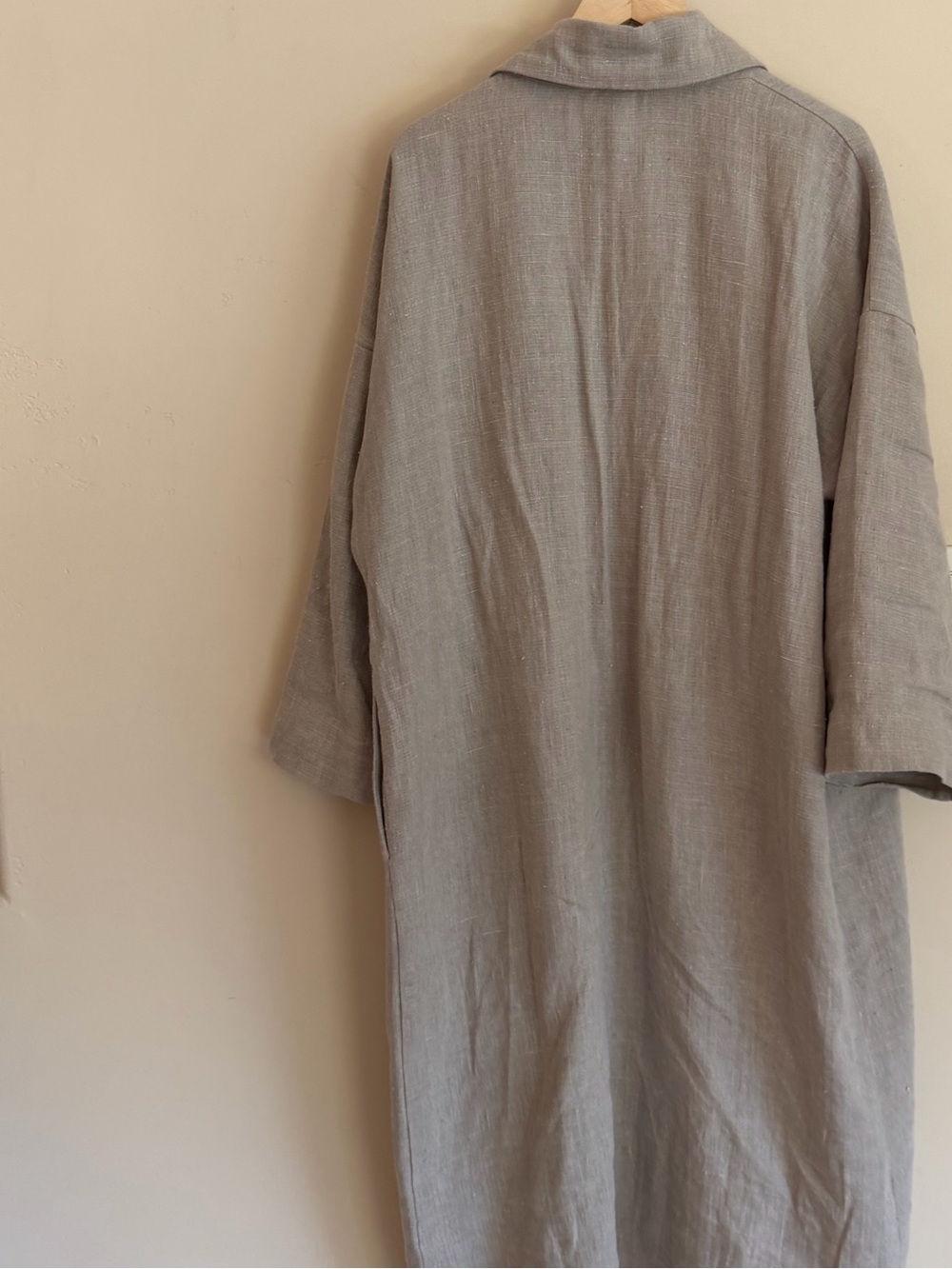The Raw Linen Robe - Picture 5 of 12